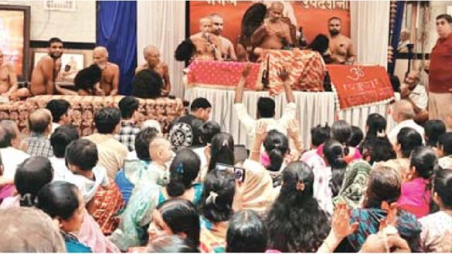 आचार्य की हुई बीसपंथी मंदिर में अगवानी