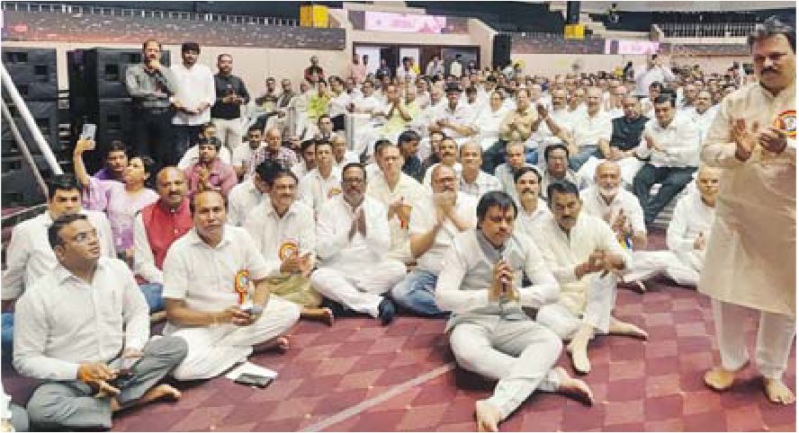 आचार्य के सानिध्य में ब्रह्मलिपि सत्कार समारोह