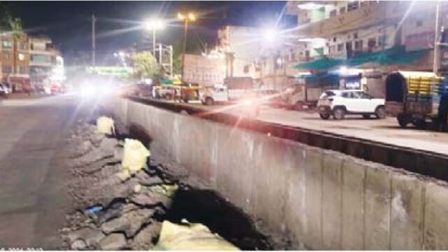 आधे से ज्यादा हिस्से में सुरक्षा डिवाइडर की दिखने लगी झलक