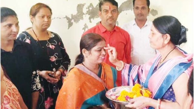 आंगन का मिलन में पार्षद भी पहुंची