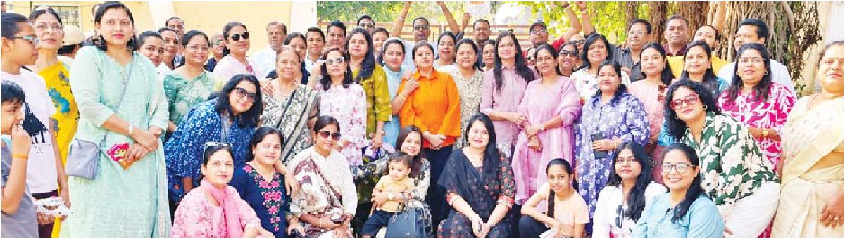 अग्रवाल समाजजनों ने देखी चिड़ियाघर पहुंचकर फिल्म