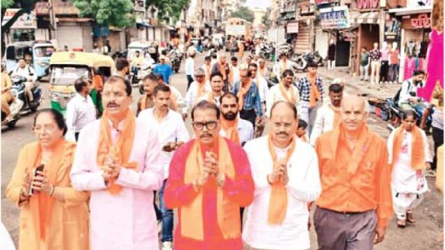 बप्पा को लाने भाजपाई चले आगे-आगे