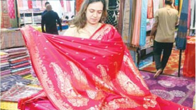 बास्केटबाल काम्पलेक्स में लगा एक्सपो