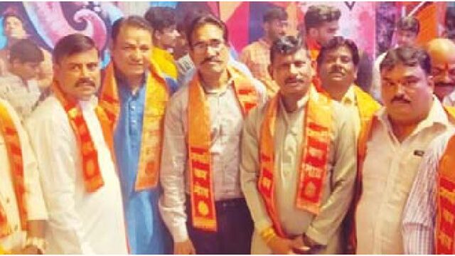 भाजपाई और कांग्रेसी रहे मौजूद
