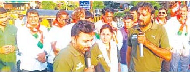 भाजपाइयों ने नुक्कड़ नाटक से बताई सरकारी योजना