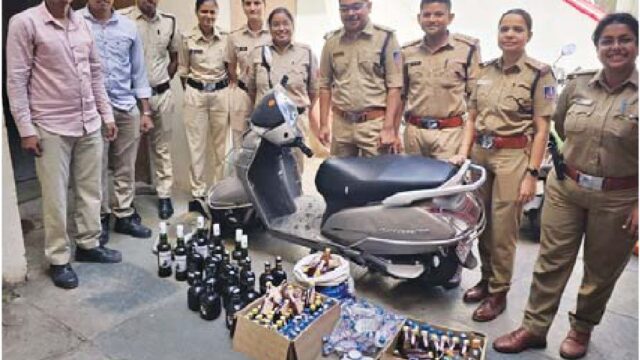बाइक सवार कर रहा था शराब की तस्करी