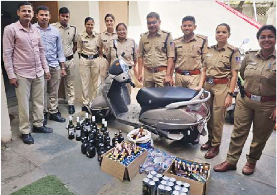बाइक सवार कर रहा था शराब की तस्करी