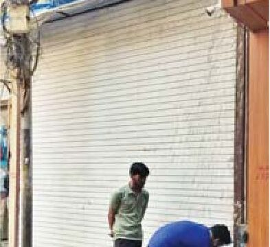 बिना लाइसेंस के व्यापार करने पर 14 दुकानें सील