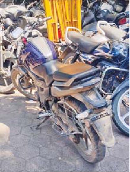 बिना नंबर प्लेट मिले वाहन की थाना में पहले से एफआईआर