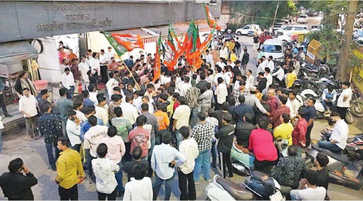 भाजपा का आरोप… पदाधिकारी को छात्रा बनाकर किया नाटक