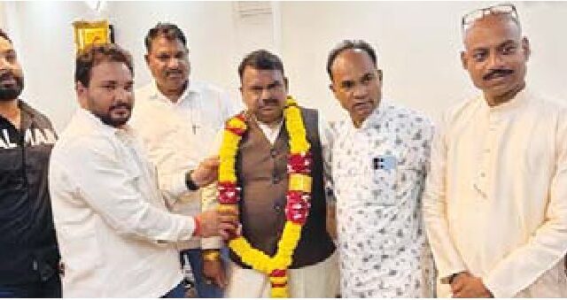 भाजपा अजा मोर्चा के पदाधिकारियों ने की चर्चा