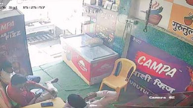 कैफे पर केवायसी के नाम पर युवक ने की ठगी