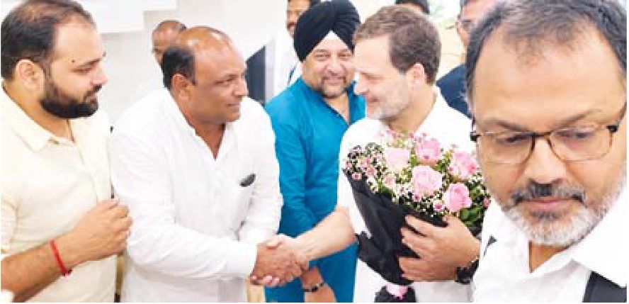 चड्ढा और खान ने भी किया स्वागत