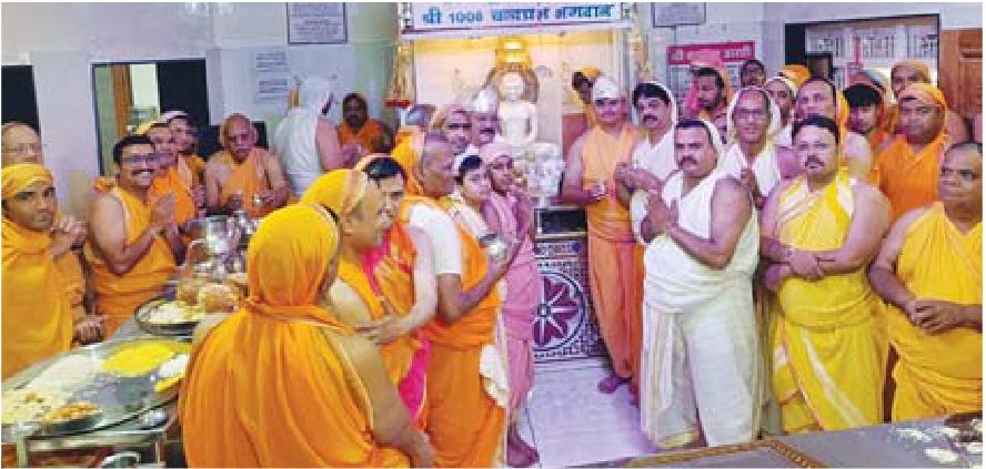 चन्द्रप्रभु मंदिर में अभिषेक शांतिधारा