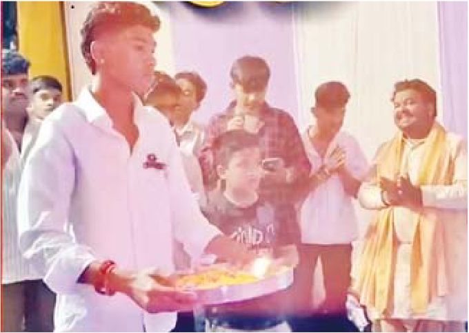 बच्चे निभा रहे हैं गणेशोत्सव में जिम्मेदारी