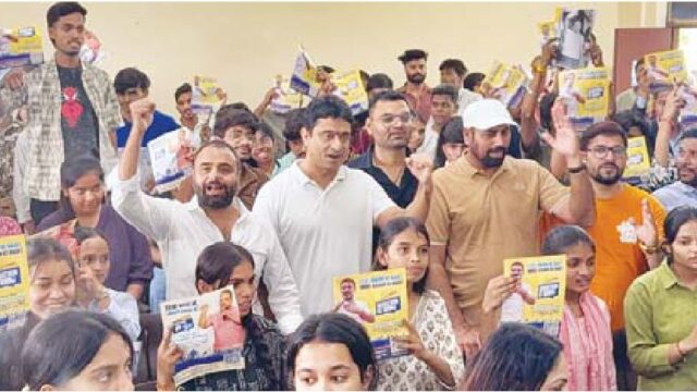 कॉलेज कैंपस से कॉफी शॉप तक ‘छात्रों की गूंज’