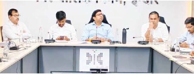 आयुक्त ने जारी कराया उपयंत्री को शोकाज नोटिस