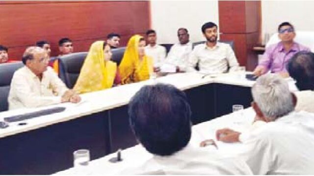 आयुक्त के साथ पंचायत पदाधिकारियों की बैठक