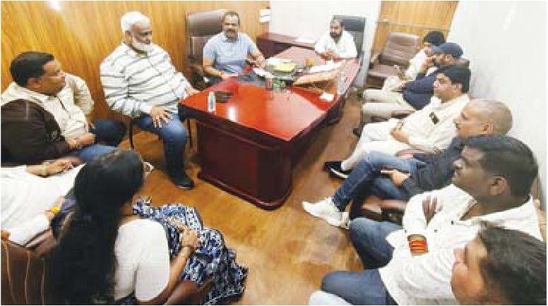 कांग्रेस ने की कार्यकारिणी और पार्षद दल की बैठक