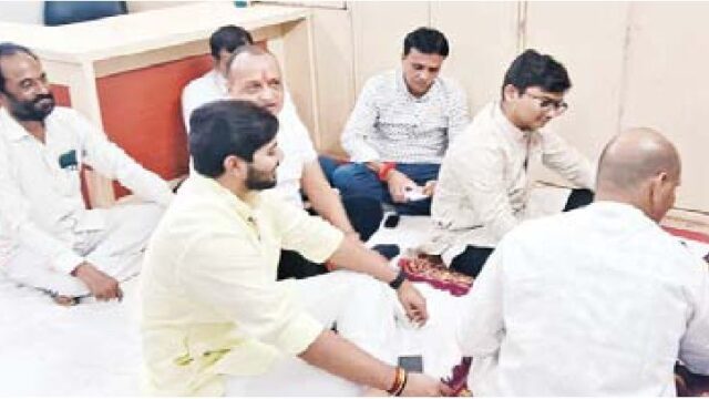 कांग्रेस कार्यालय में विराजित हुए बप्पा