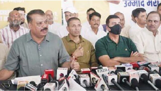 कांग्रेस के तीन दिग्गजों ने की मीडिया से चर्चा