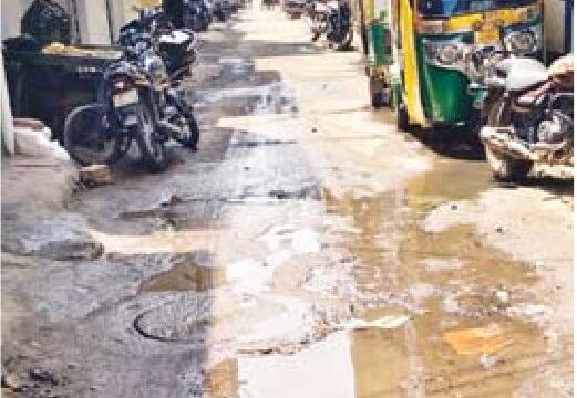 ड्रेनेज लाइन चोक, रहवासी परेशान