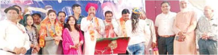 फाउण्डेशन म्यूजिकल ग्रुप ने दी प्रस्तुति