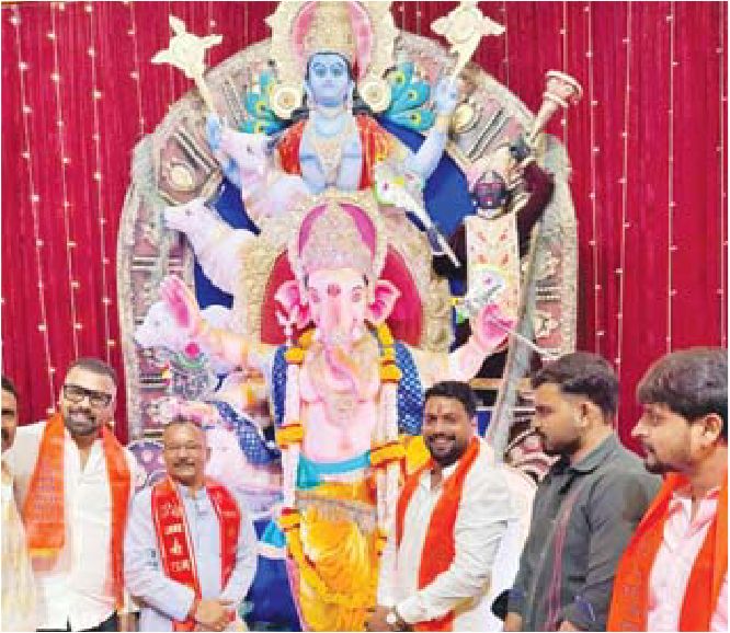 गणेश पांडाल में पहुंचे भाजपाइयों का हुआ सम्मान