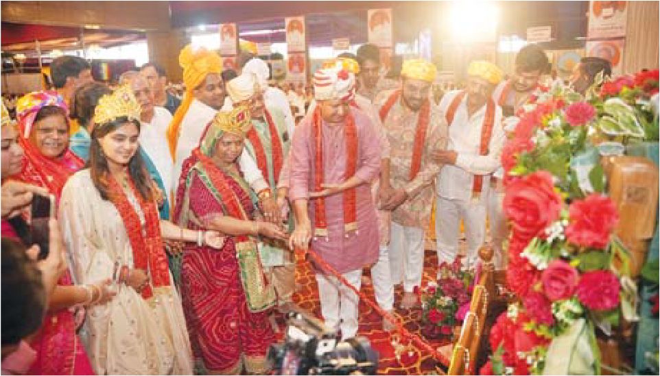 गार्डन में विजयवर्गीय समर्थकों का जमावड़ा