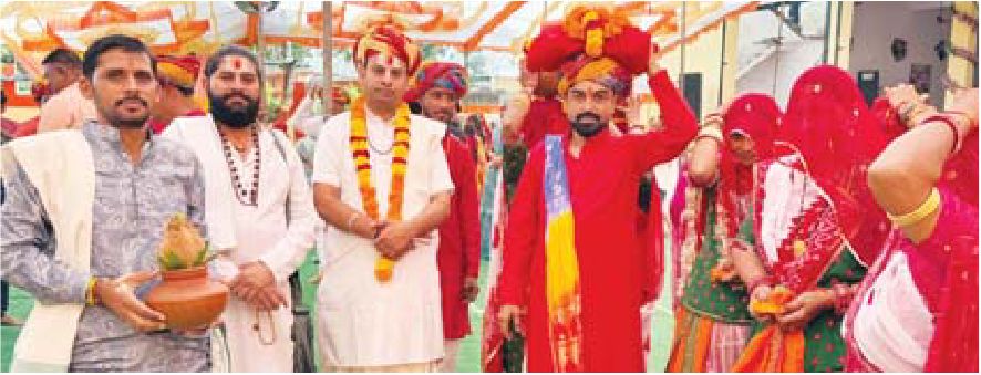 ग्रामीण क्षेत्र में कलश यात्रा और भागवत