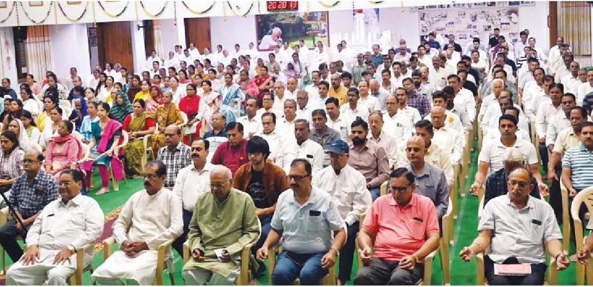 ज्ञानशिखर संस्था शिविर में उद्बोधन