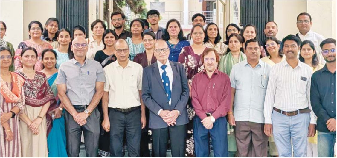 ‘इंजीनियरिंग एवं टेक्नोलॉजी में एप्लाइड साइंस’ पर सेमिनार