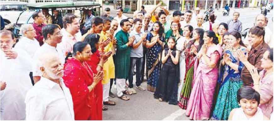 जैन मंदिरों में अभिषेक कलश के बाद हुई सामूहिक क्षमावाणी