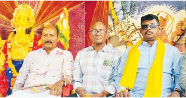 कांग्रेसी पहुंचे श्रद्धालुओं के बीच
