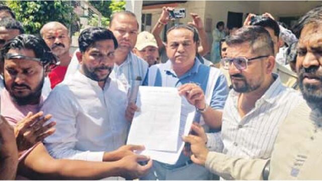 कांग्रेसियों ने दिया बिजली कम्पनी को अल्टीमेटम