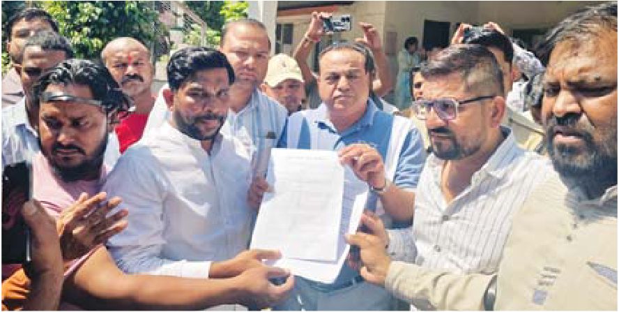 कांग्रेसियों ने दिया बिजली कम्पनी को अल्टीमेटम