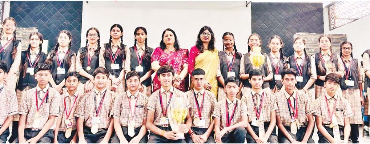 कसेरा बाजार स्कूल के 17 विद्यार्थियों ने जीते गोल्ड मेडल