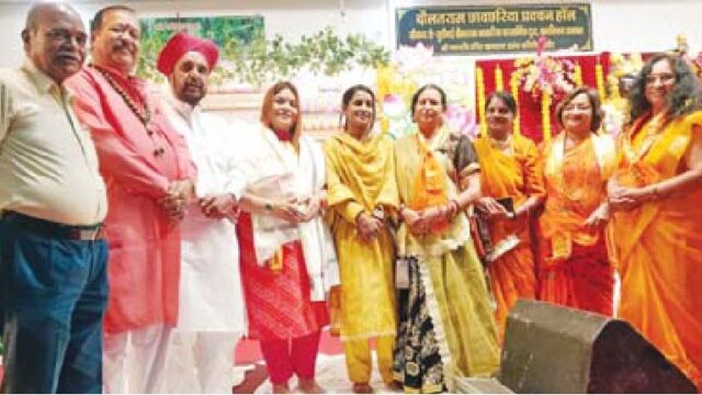 कथा में व्यासपीठ का किया पूजन
