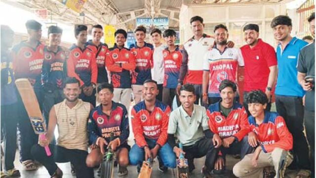 कटरा क्रिकेट चैंपियनशिप के लिए टीम रवाना