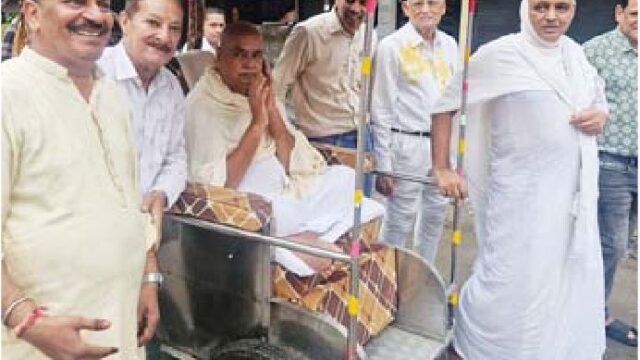 केशरी वाटिका से संत की गुमाश्ता नगर में अगवानी