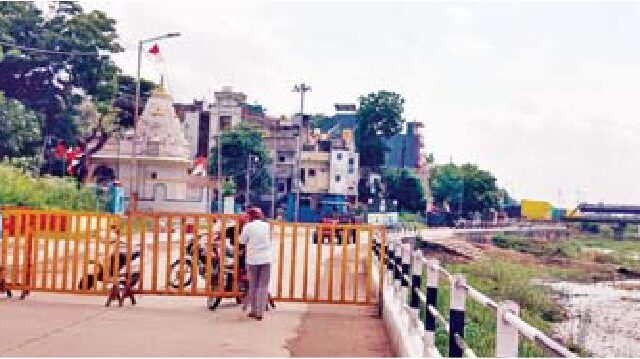 खरगोन—सनावद रोड मौत का सफर बन सकता है