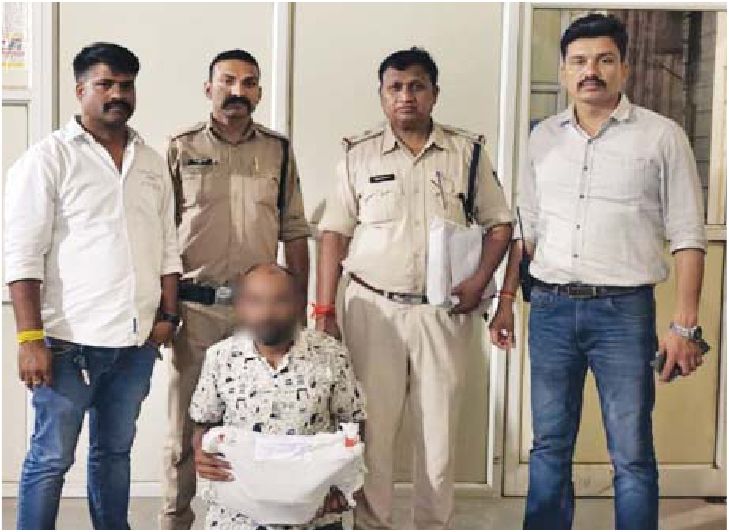 लिफ्ट से 8 लाख रुपये से भरा बैग उड़ाने वाला आरोपी गिरफ्तार