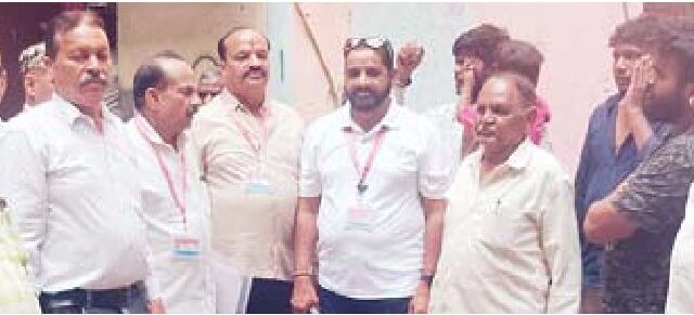 मानवाधिकार संगठन ने देखा मल्टी बदहाली का हाल