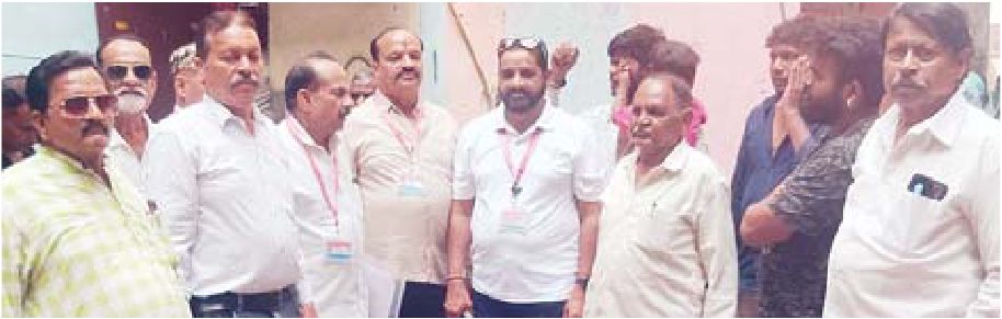 मानवाधिकार संगठन ने देखा मल्टी बदहाली का हाल