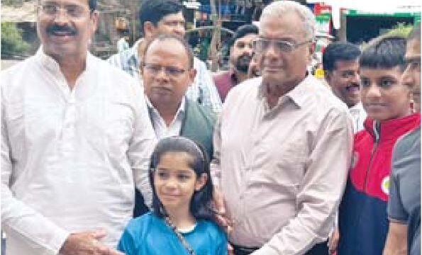 विधायक और एमआईसी सदस्य ने किया सम्मान