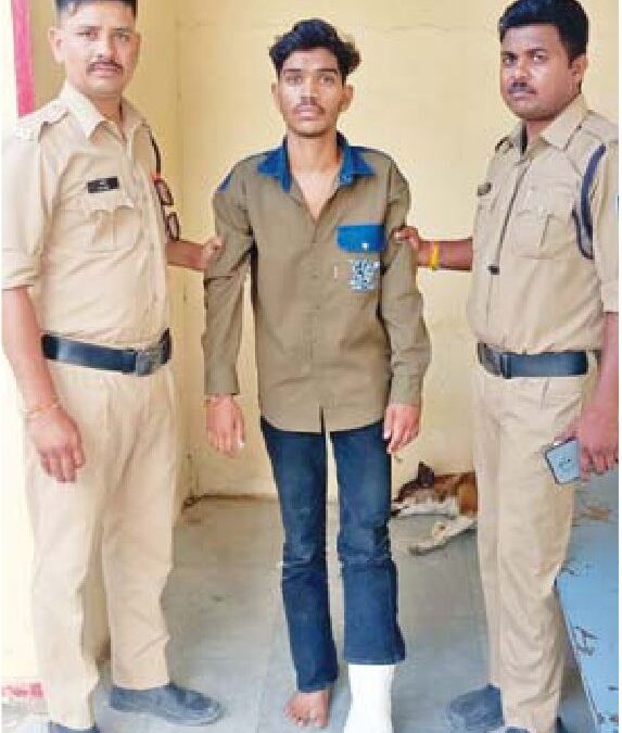 एमआर-10 वाइन शॉप पर लूटपाट करने वाले दो बदमाश गिरफ्तार