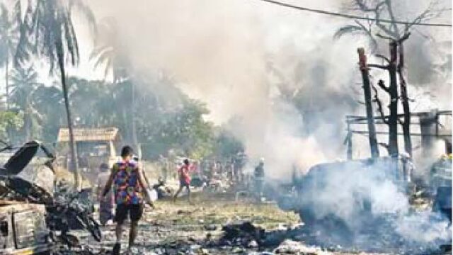 म्यांमार की सेना ने बाजार में गिराए बम, 49 की मौत