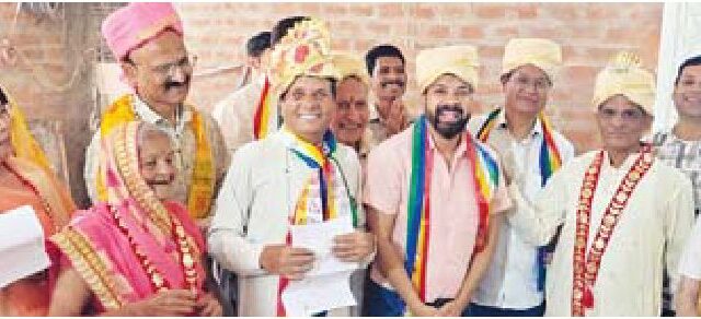 नाना-मामा मंडल सम्मेद शिखरजी के लिए रवाना