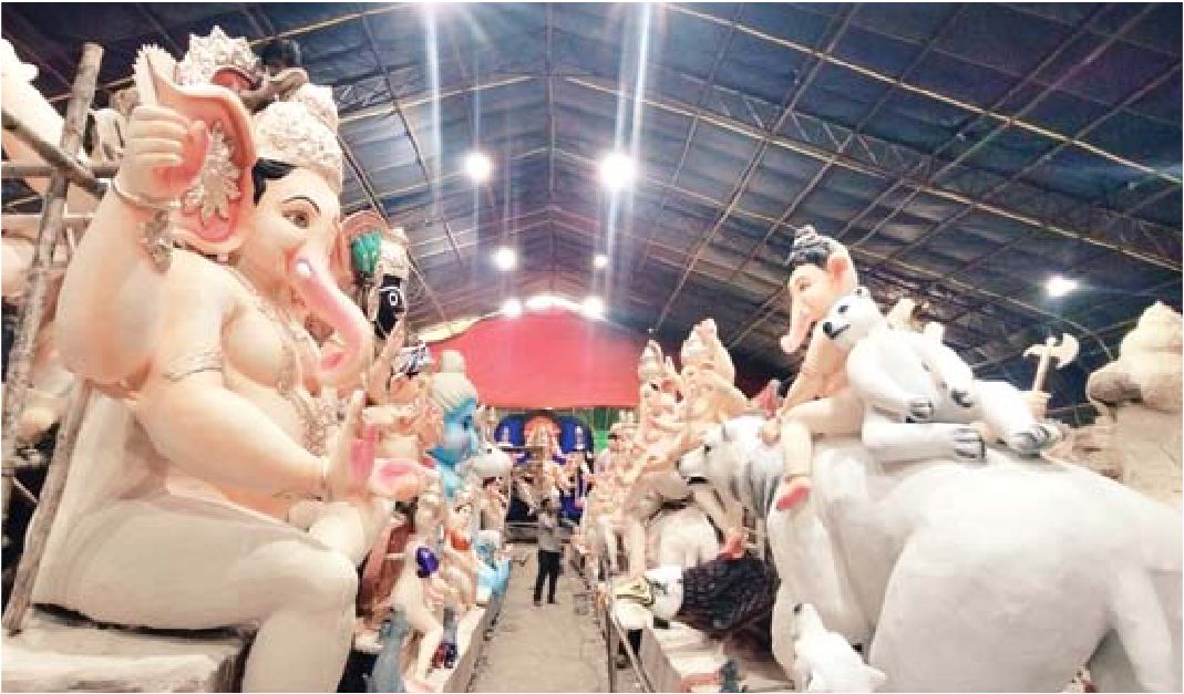 पांडालों के लिए दे रखे हैं आर्डर, घर, दुकान, कार्यालय और उद्योग के लिए भी लाए जाएंगे बप्पा बीच रोड पर बने गणेश पांडाल