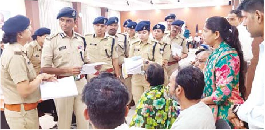 पुलिस जनसुनवाई में 96 आवेदन